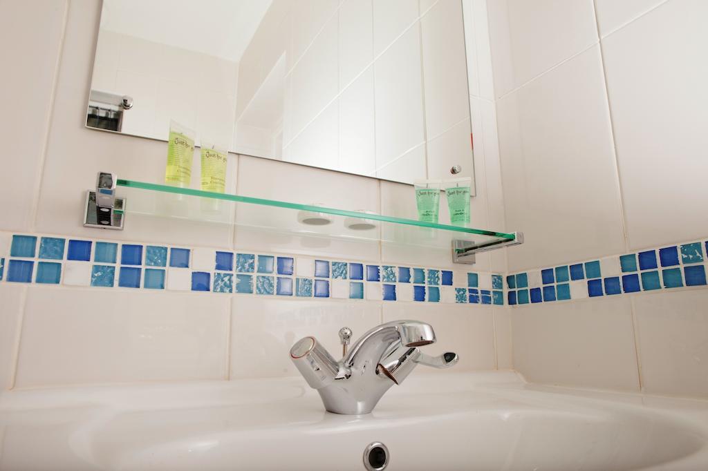 Rother Valley View B&B Sheffield Room photo